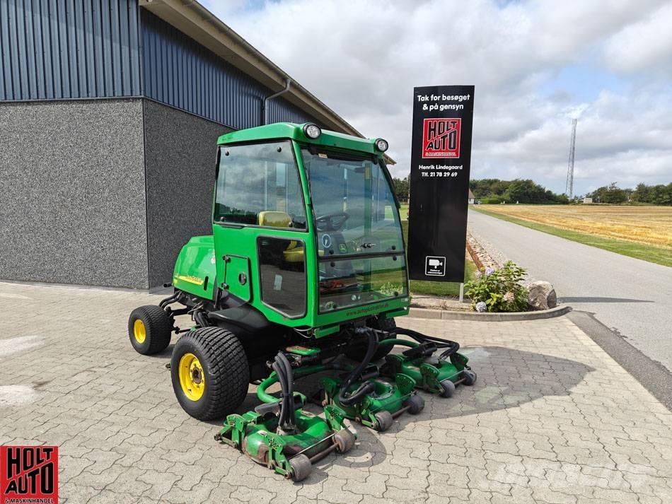 John Deere 3245 C Fairway-gräsklippare