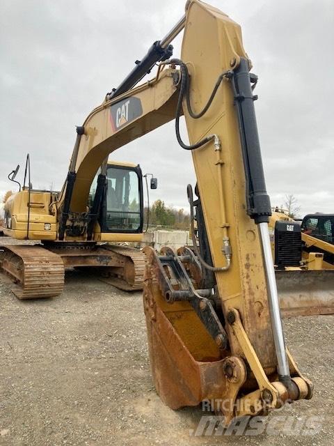 CAT 320 D L Bandgrävare