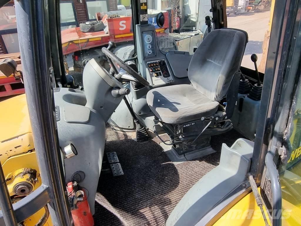 Komatsu WB 93 S-5EO Grävlastare