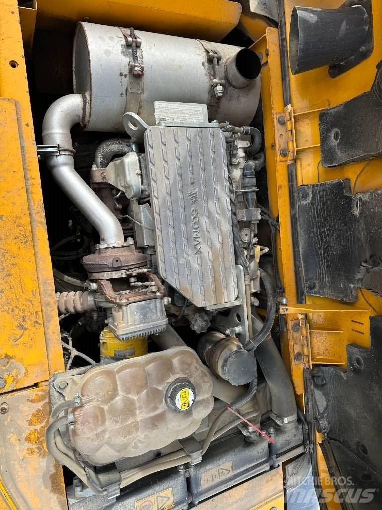 JCB JS 130 LC Bandgrävare