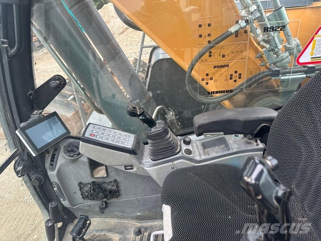 Liebherr R 922 Bandgrävare