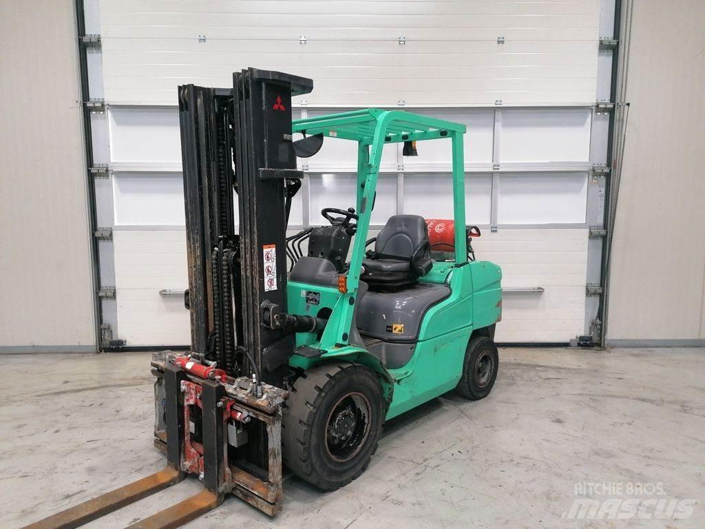 Mitsubishi FG35NT Gasolmotviktstruckar