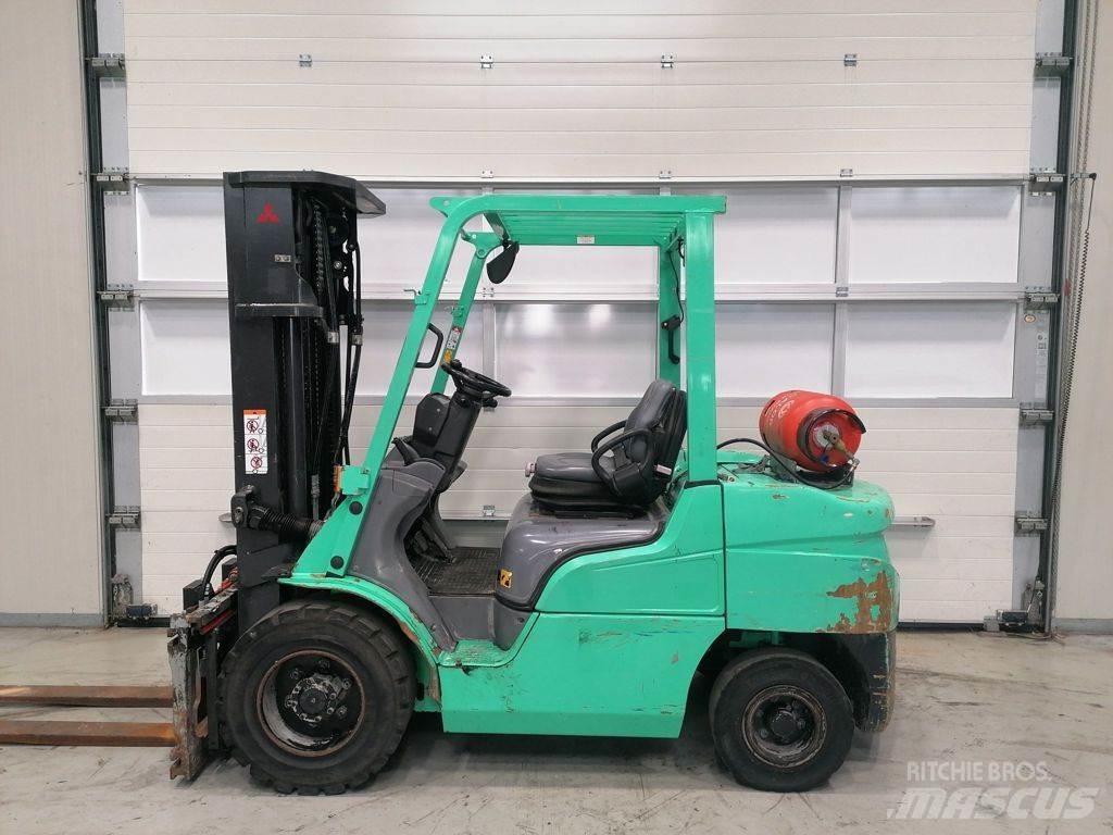 Mitsubishi FG35NT Gasolmotviktstruckar