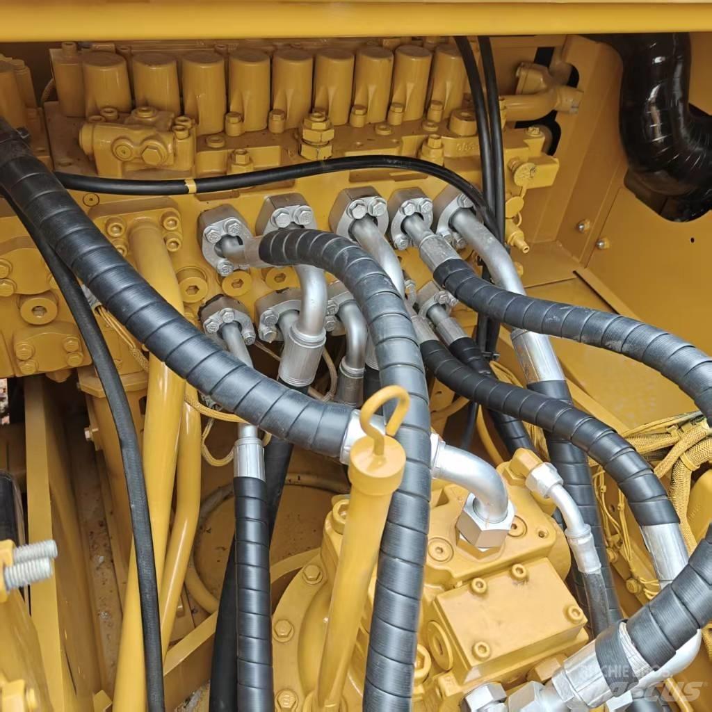 CAT 320 Bandgrävare
