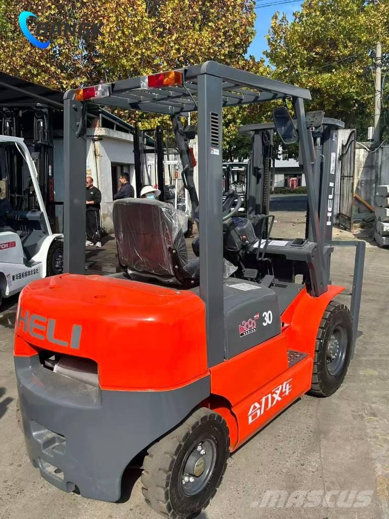 Heli CPC 30 Dieselmotviktstruckar