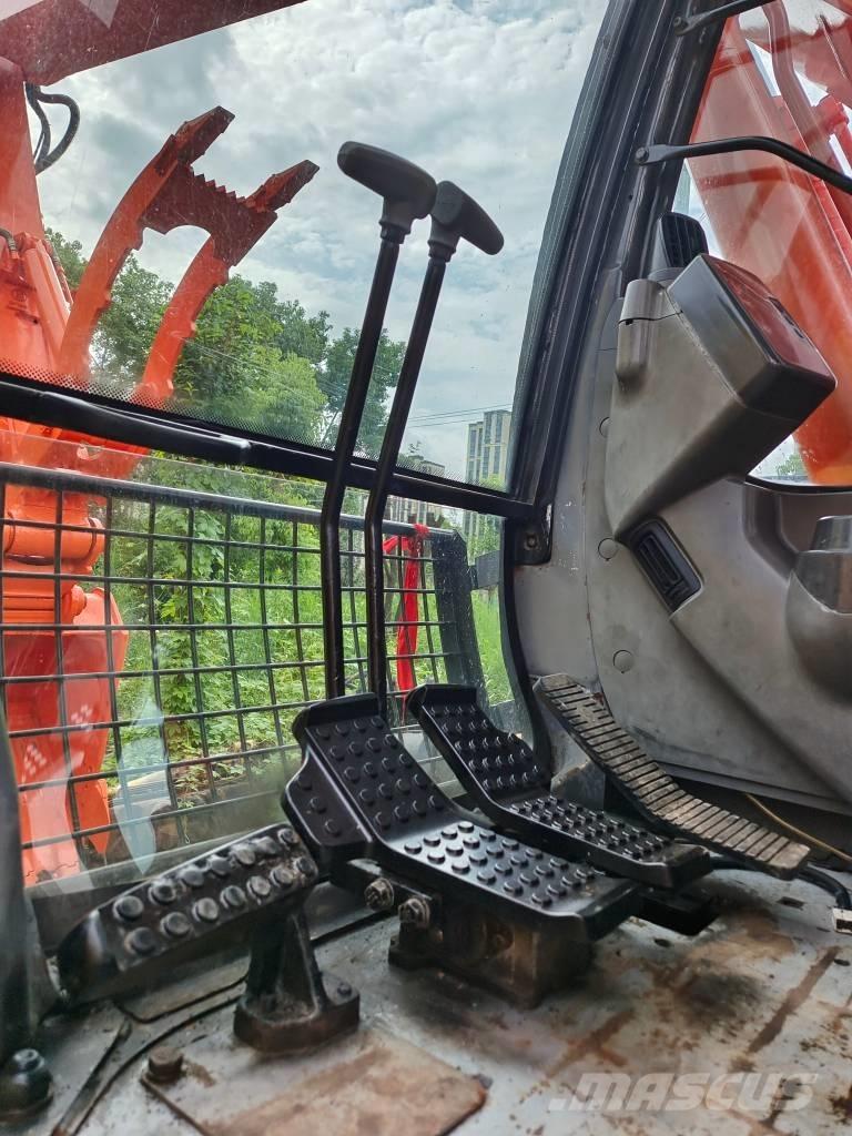 Hitachi EX 200-5 Bandgrävare
