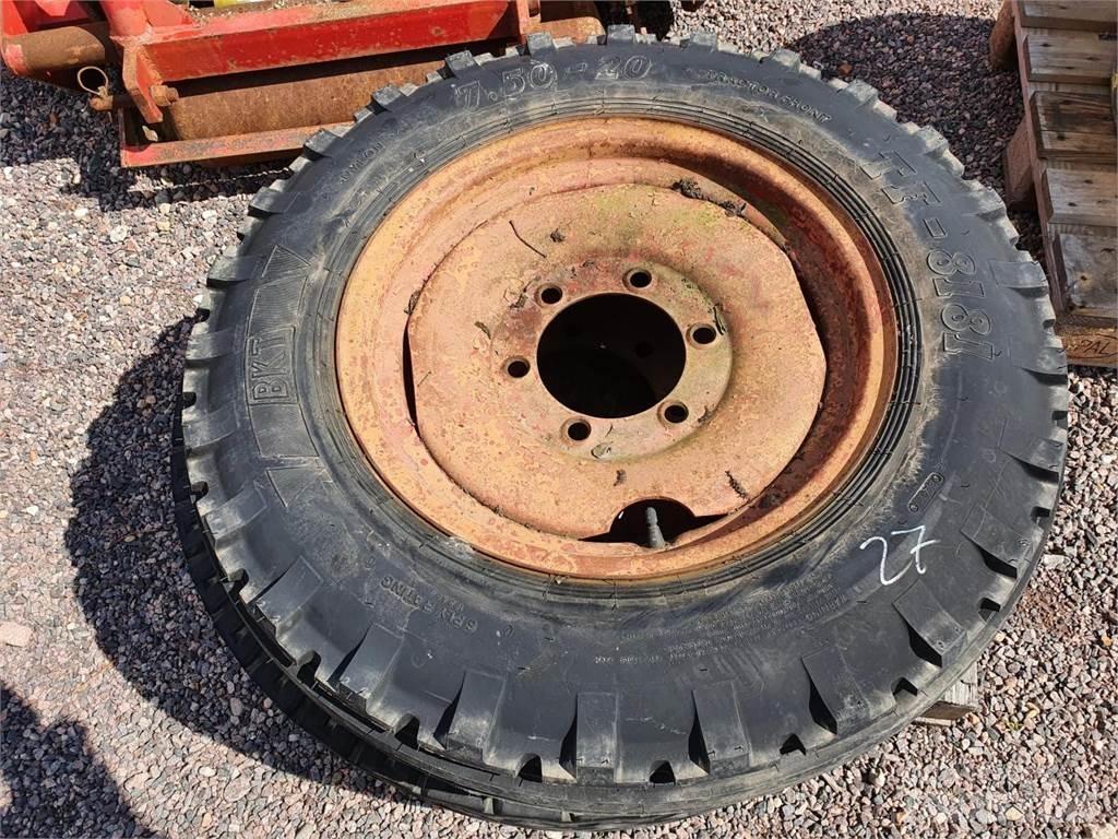 BKT 7.5-20 Däck, hjul och fälgar