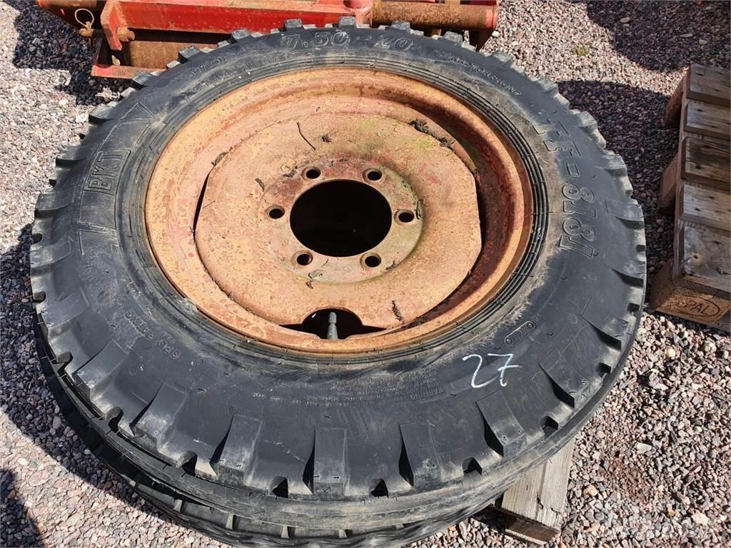 BKT 7.5-20 Däck, hjul och fälgar