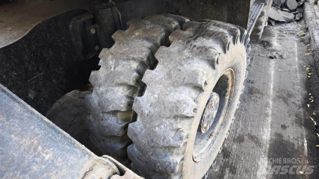 CAT 313 D Hjulgrävare