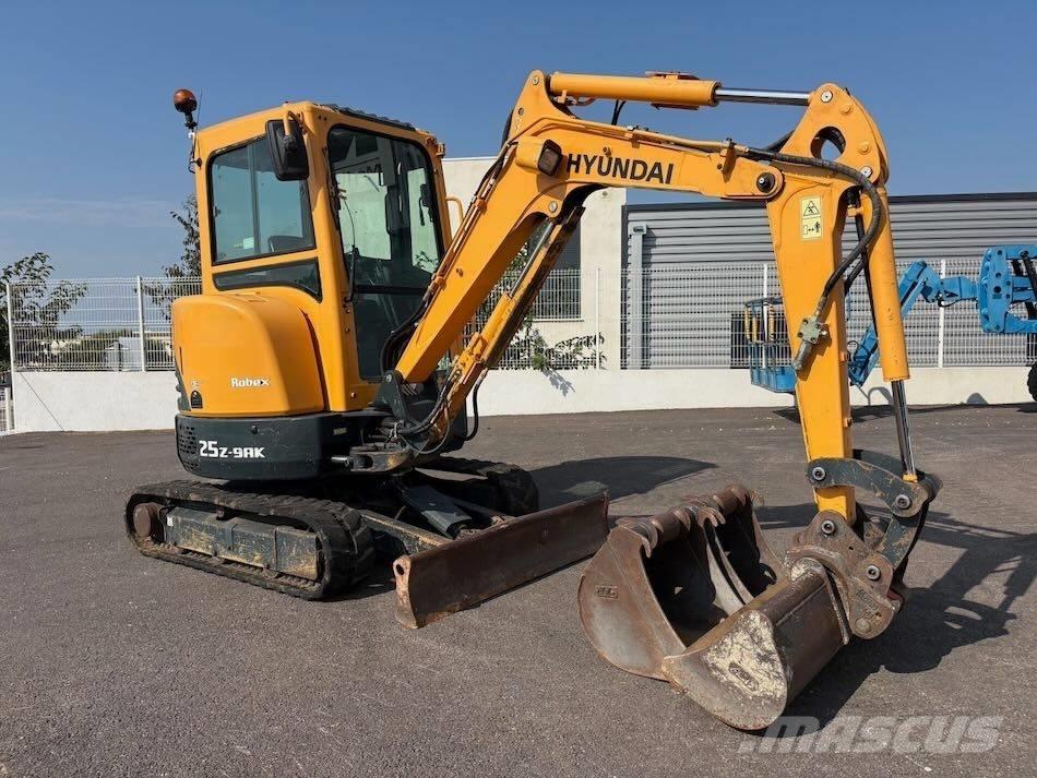 Hyundai R25Z-9 AK Minigrävare < 7t