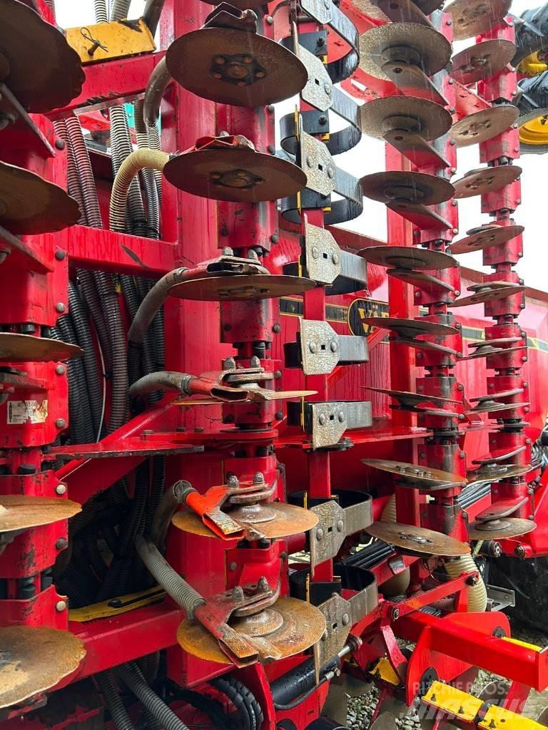 Väderstad Rapid800 Kombisåmaskiner
