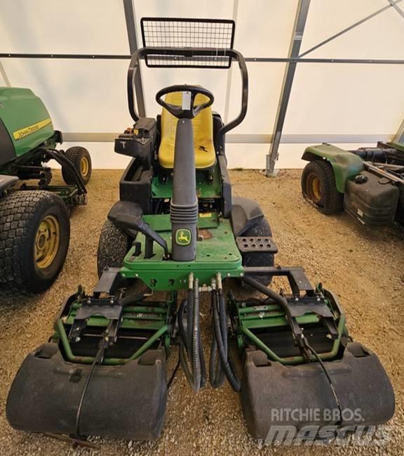 John Deere 2500 A Green-gräsklippare