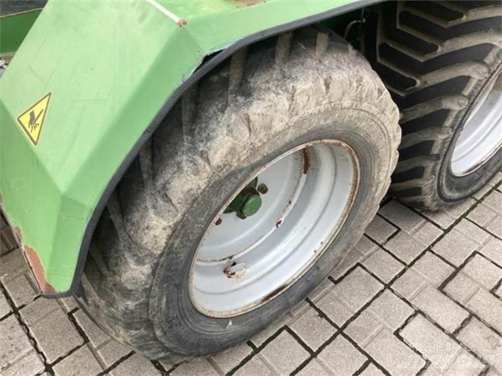 Krone CP 1500 MC Rundbalspressar