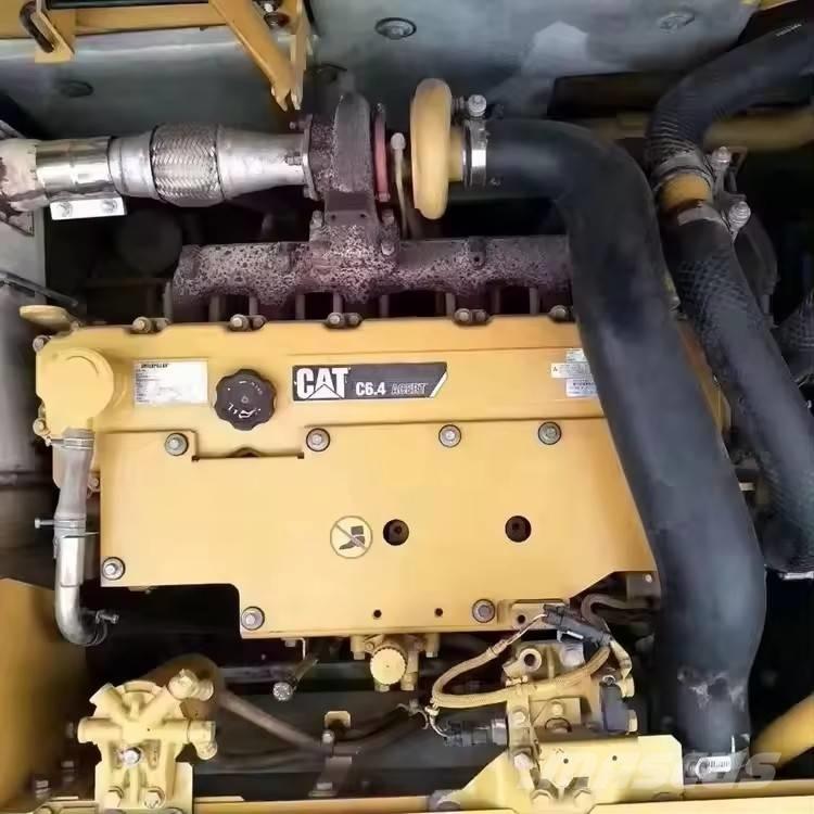 CAT 325 D Bandgrävare