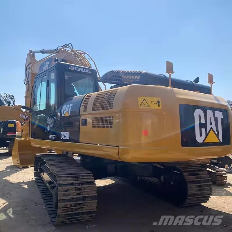 CAT 325 D Bandgrävare