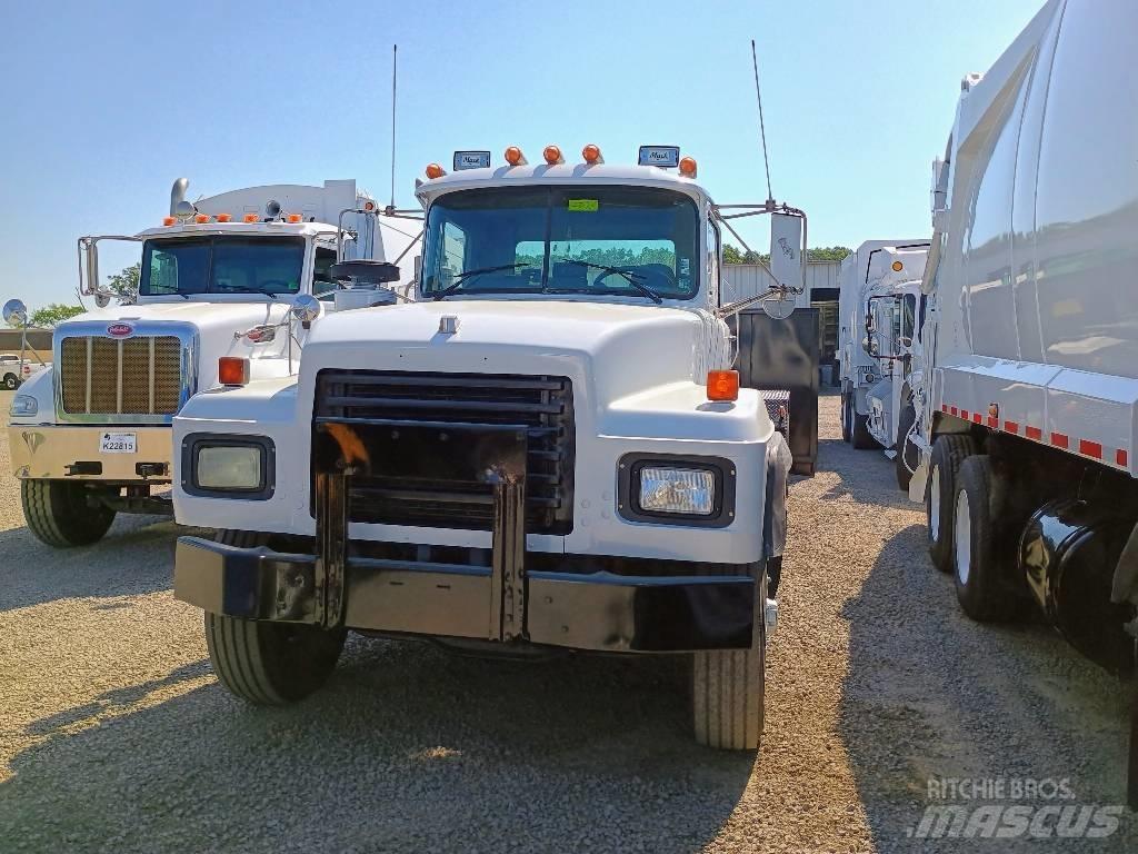 Mack RD 688 S Sopbilar