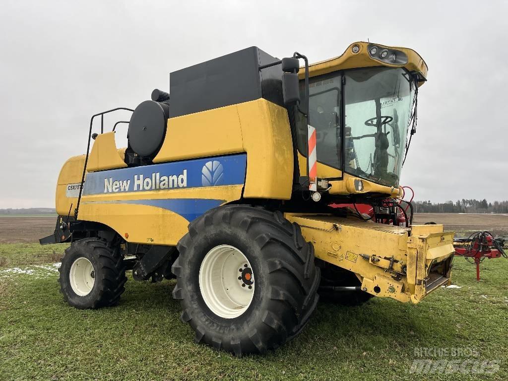 New Holland CSX 7070 Skördetröskor