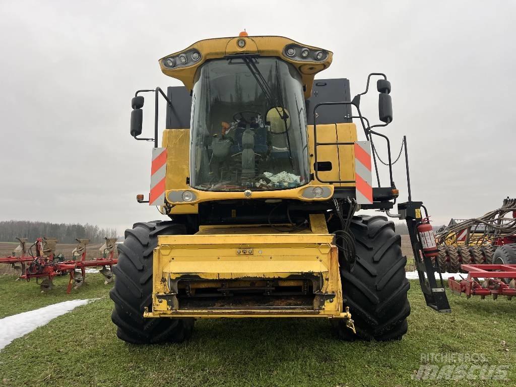 New Holland CSX 7070 Skördetröskor