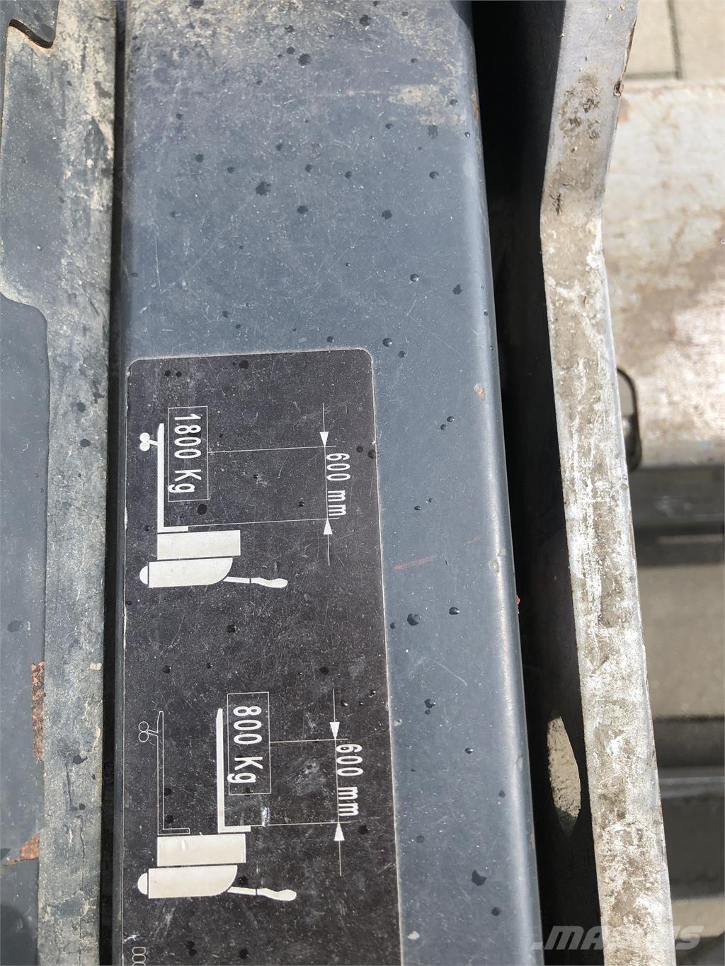 Still EXU-H 18 Staplare-led