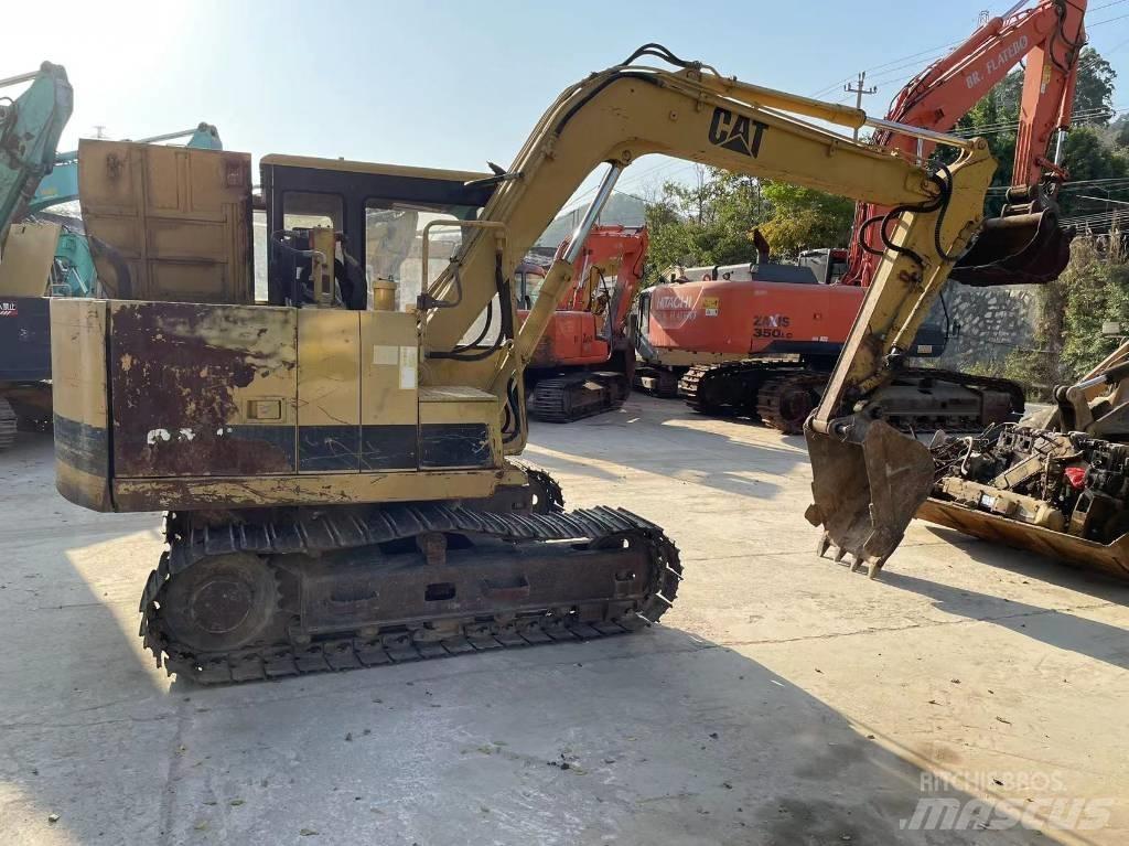 CAT E 70 B Bandgrävare