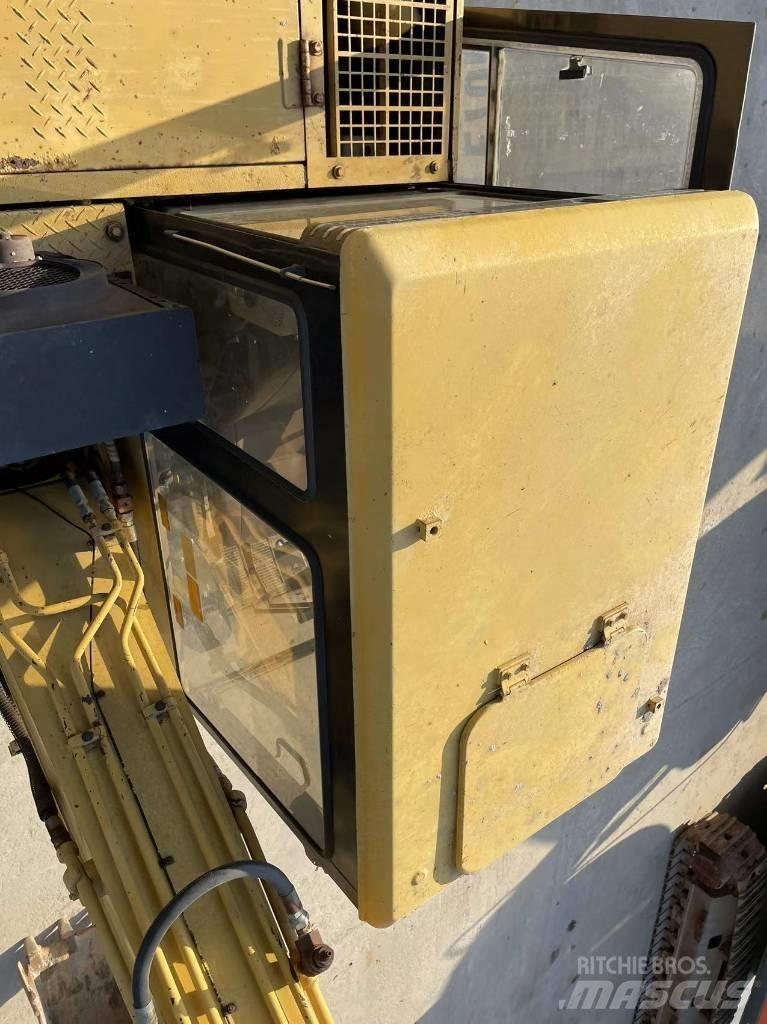 CAT E 70 B Bandgrävare