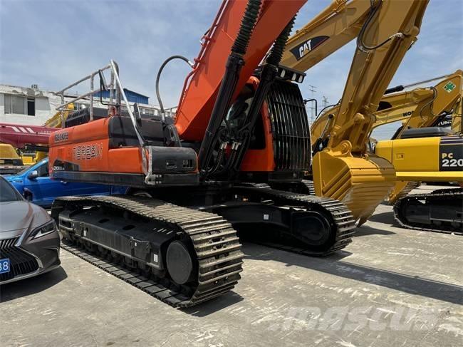Doosan DX 340 LCA Bandgrävare