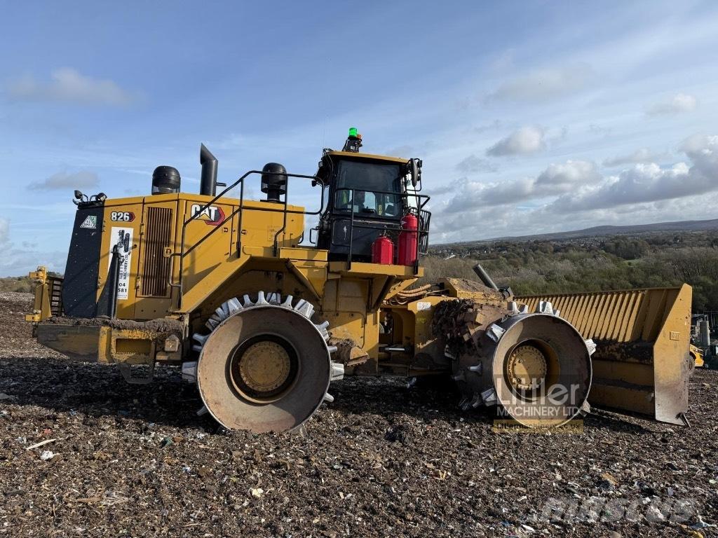 CAT 826 Avfallspackare