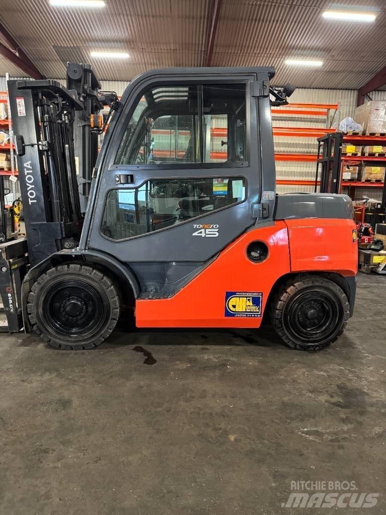 Toyota truck 8FD40N Dieselmotviktstruckar