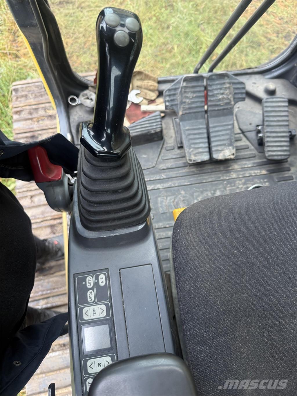 Komatsu PC180LC Bandgrävare