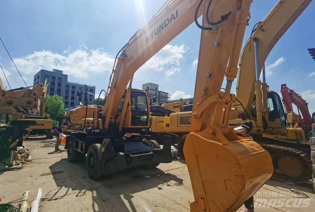 Hyundai R210W-9 Hjulgrävare