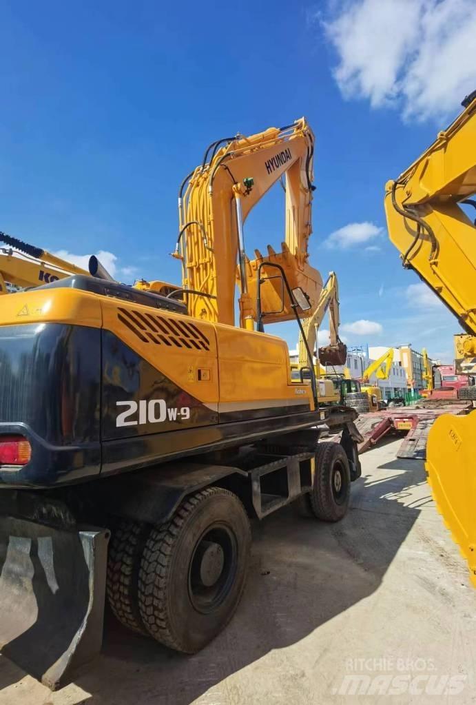 Hyundai R210W-9 Hjulgrävare