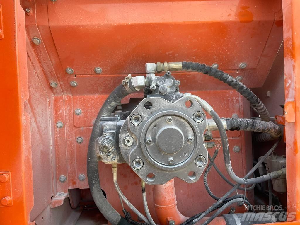 Doosan DX 260 Bandgrävare