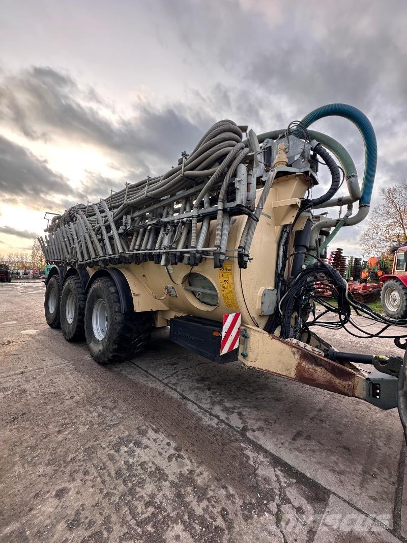 Samson PG 25 Fast- och kletgödselspridare