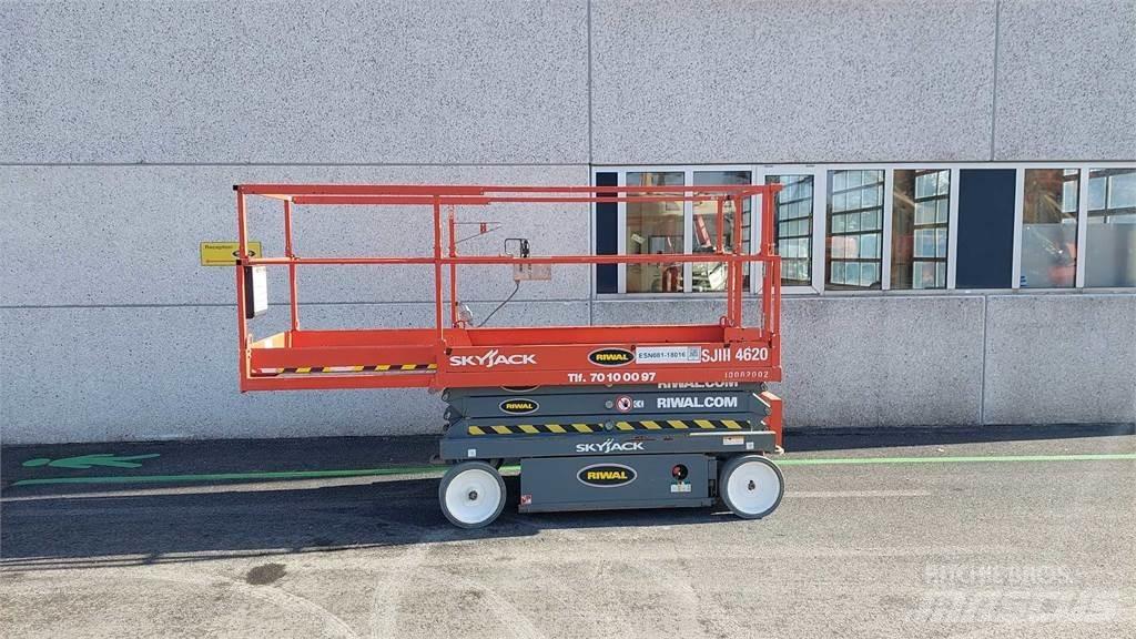 SkyJack SJIII4620 Saxliftar