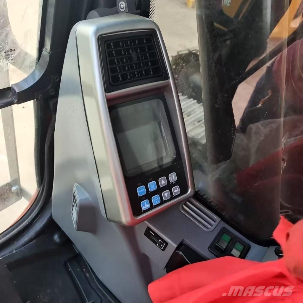 Doosan DX 300 LC Bandgrävare