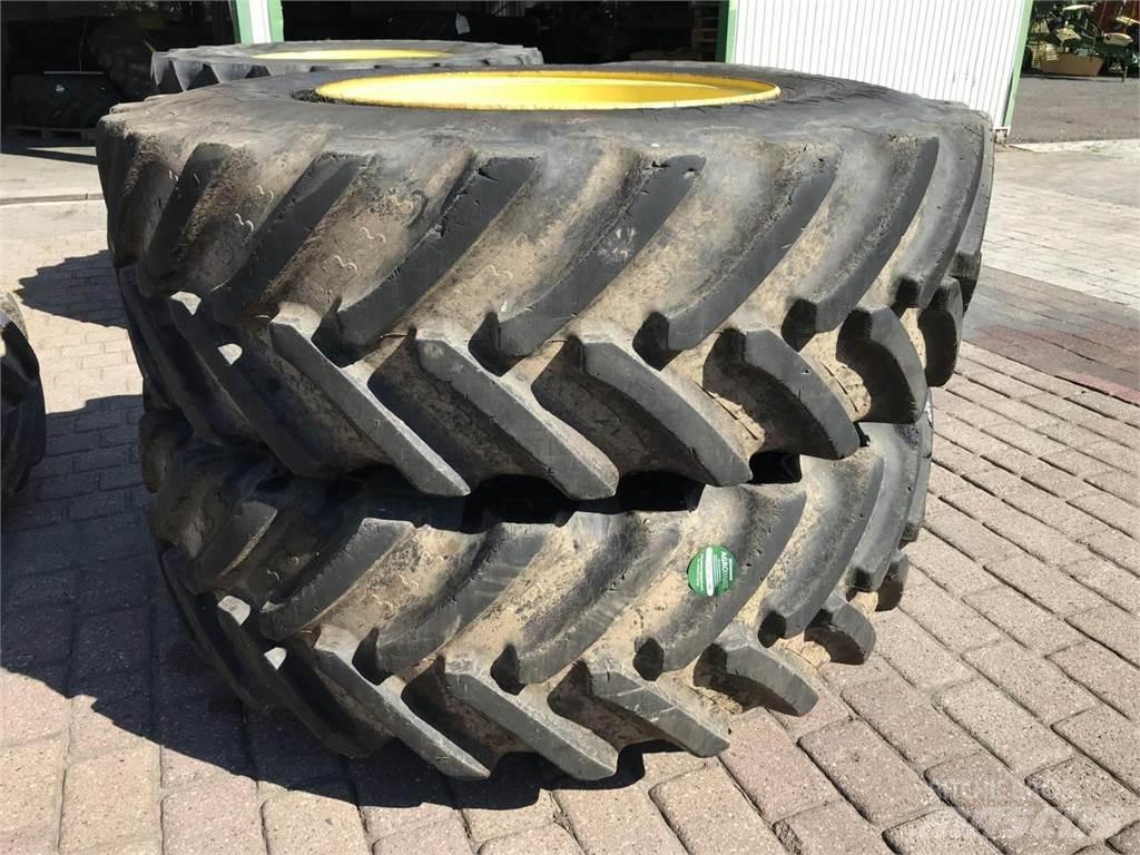 BKT 650/85R42 Däck, hjul och fälgar