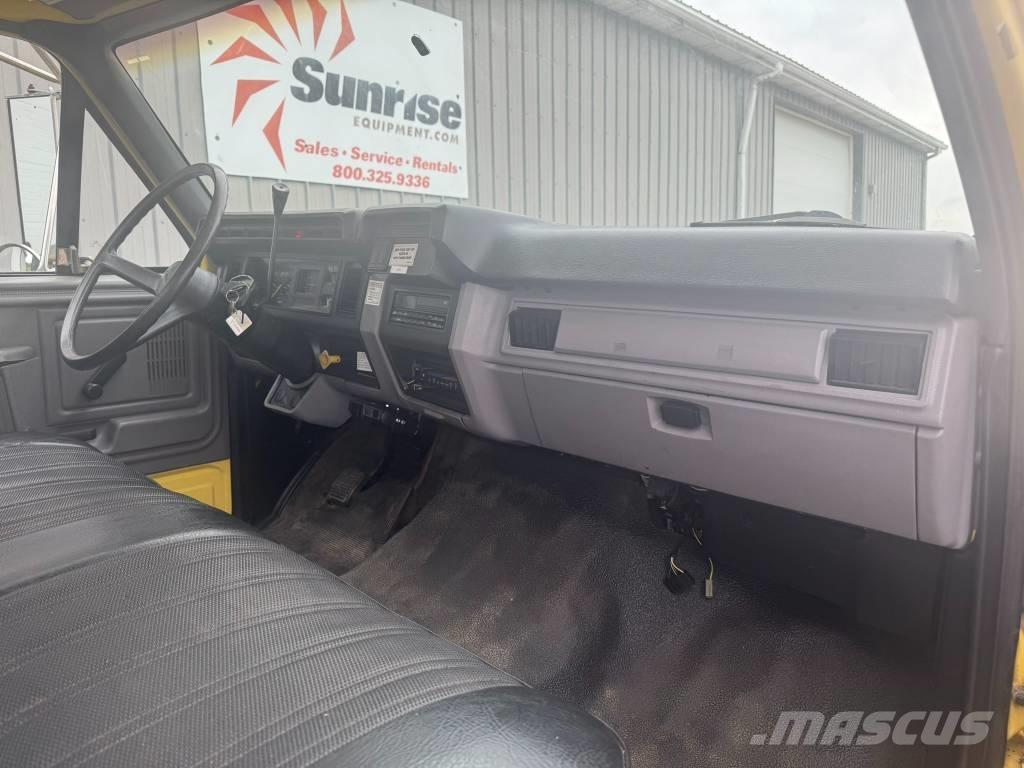 Ford F 700 Flakbilar