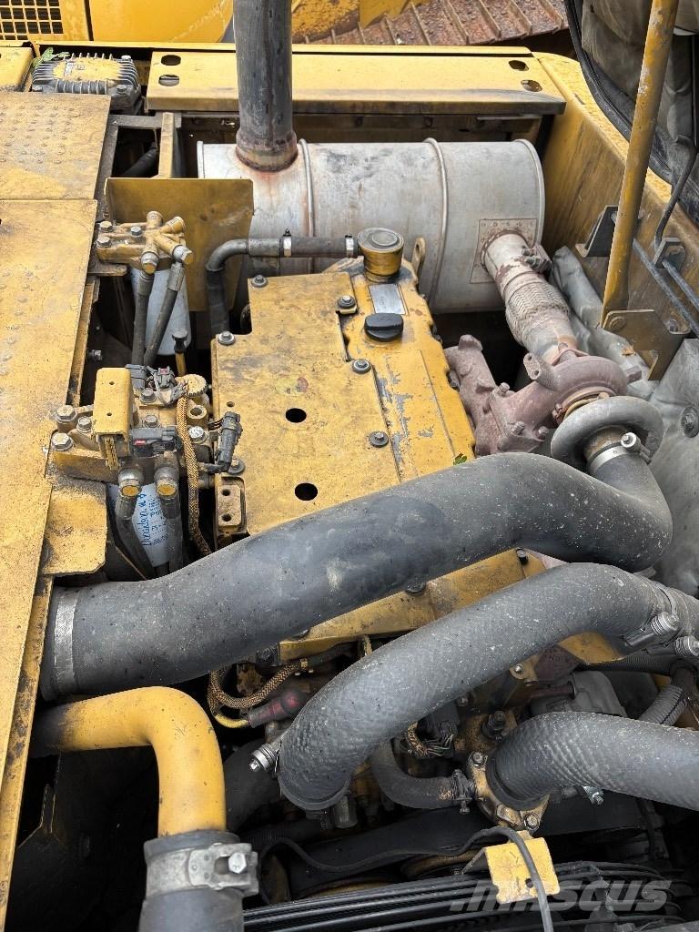 CAT 320 D L Bandgrävare