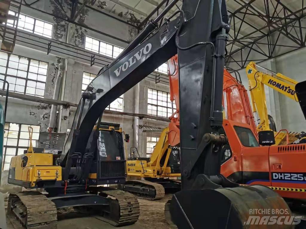 Volvo EC200D Bandgrävare