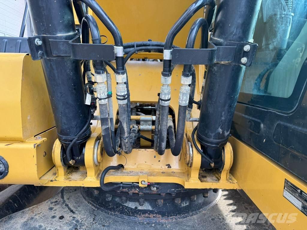 CAT 323 07A Bandgrävare