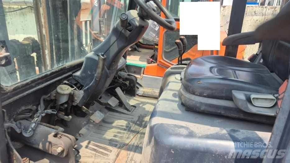 Doosan D 35 C-5 Elmotviktstruckar