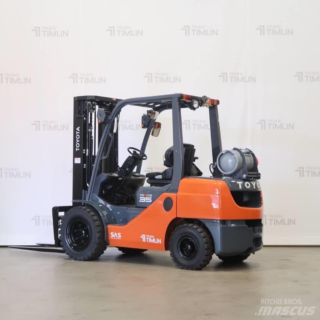 Toyota 02-8FGJF35 Gasolmotviktstruckar