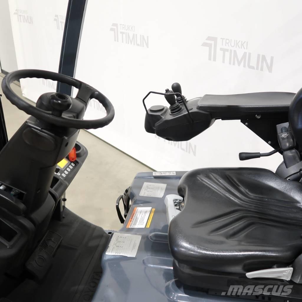 Toyota 8FBM20T Elmotviktstruckar