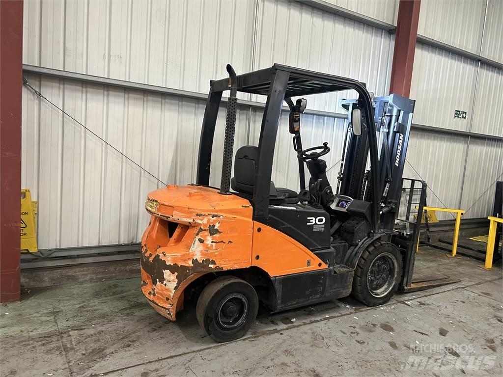 Doosan D30S-5 Dieselmotviktstruckar