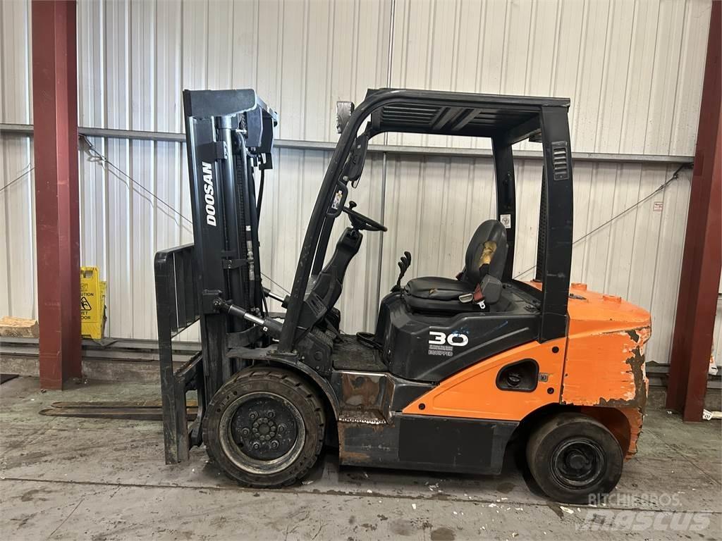 Doosan D30S-5 Dieselmotviktstruckar