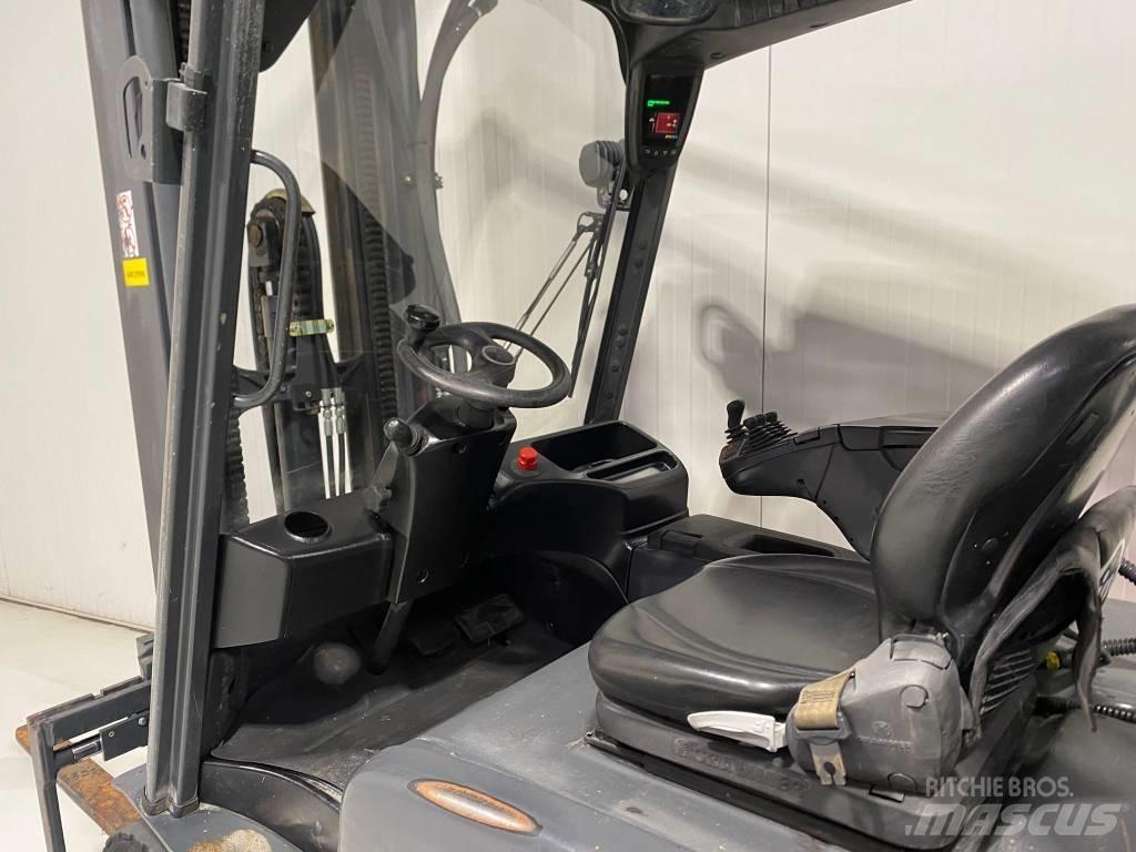 Linde E30L-01 Elmotviktstruckar