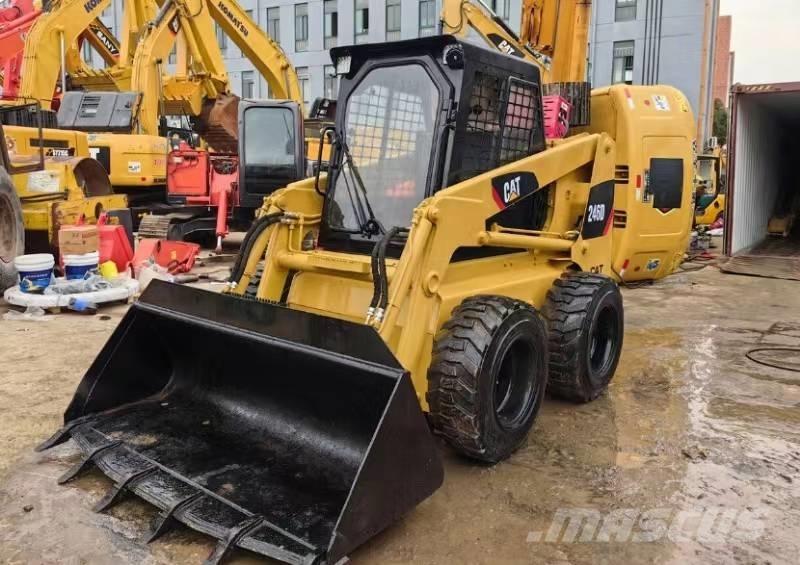CAT 246D Kompaktlastare