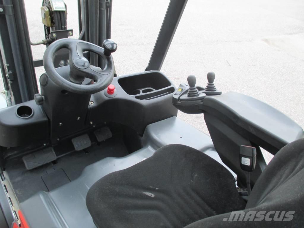 Linde E 18 Elmotviktstruckar