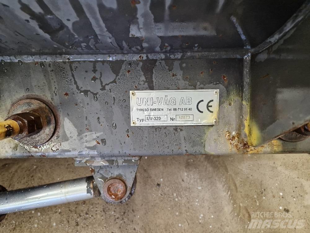 Uni-väg UV-320 StBM Snöblad och plogar
