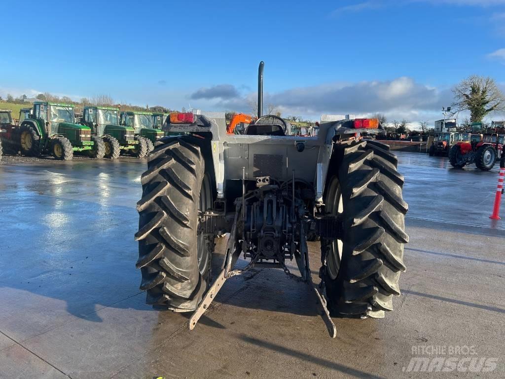 Massey Ferguson 390 Traktorer